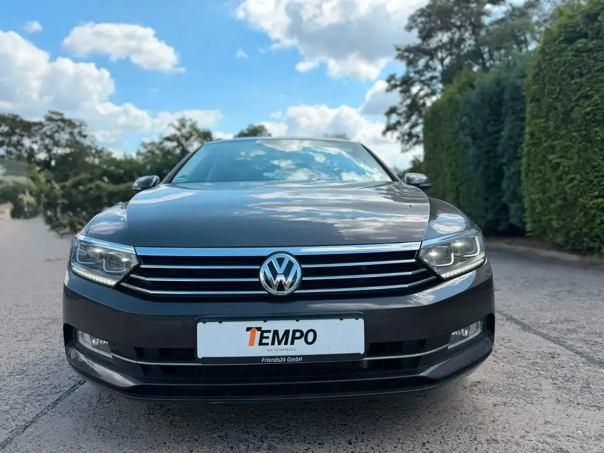 Gebraucht VW Passat Comfortline 180 PS (132 kW) 2017 Braun Kombi