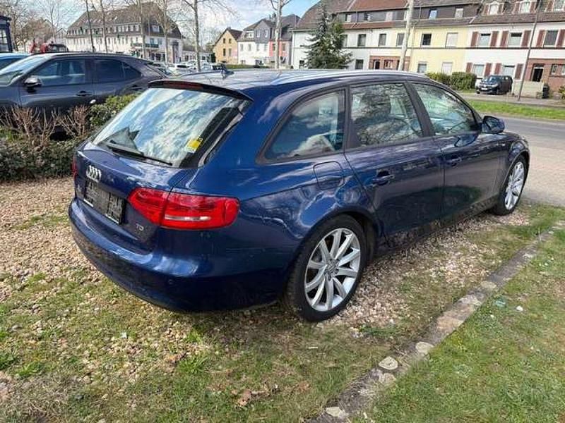 Gebraucht Audi A4 150 PS (110 kW) 2015 Blau (metallic) Kombi