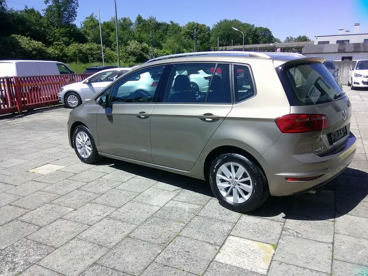 Gebraucht VW Golf VII Comfortline 125 PS (91 kW) 2015 Gold Kombi