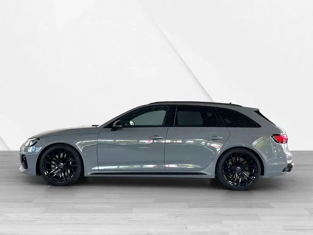 Gebraucht Audi RS4 Comfort 450 PS (330 kW) 2024 Nardograu Kombi