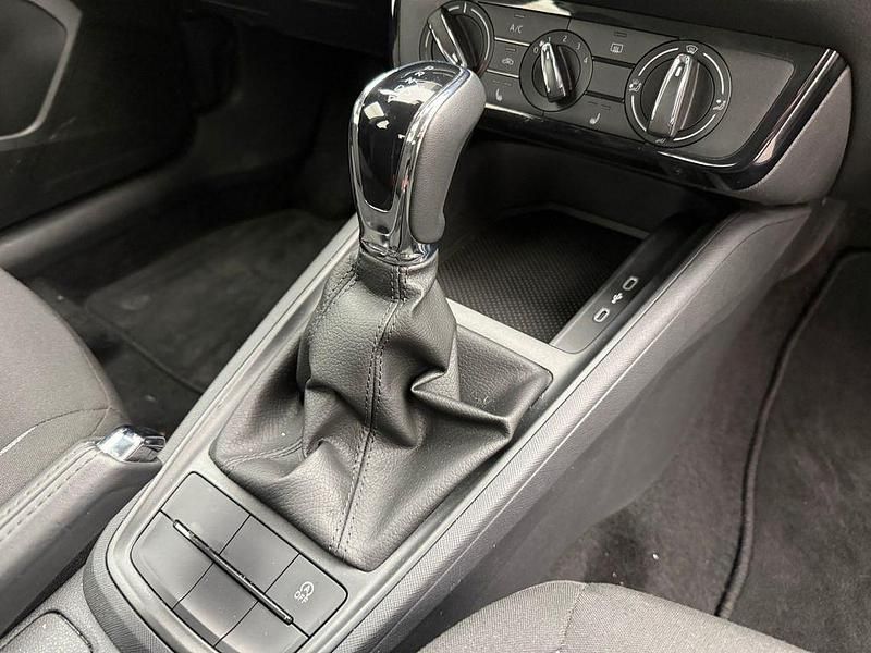 Gebraucht Skoda Kamiq Essence 116 PS (85 kW) 2025 Grau SUV