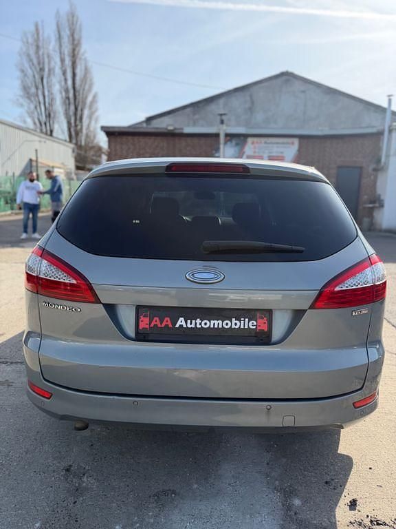 Gebraucht Ford Mondeo Titanium 140 PS (102 kW) 2009 Grau Limousine