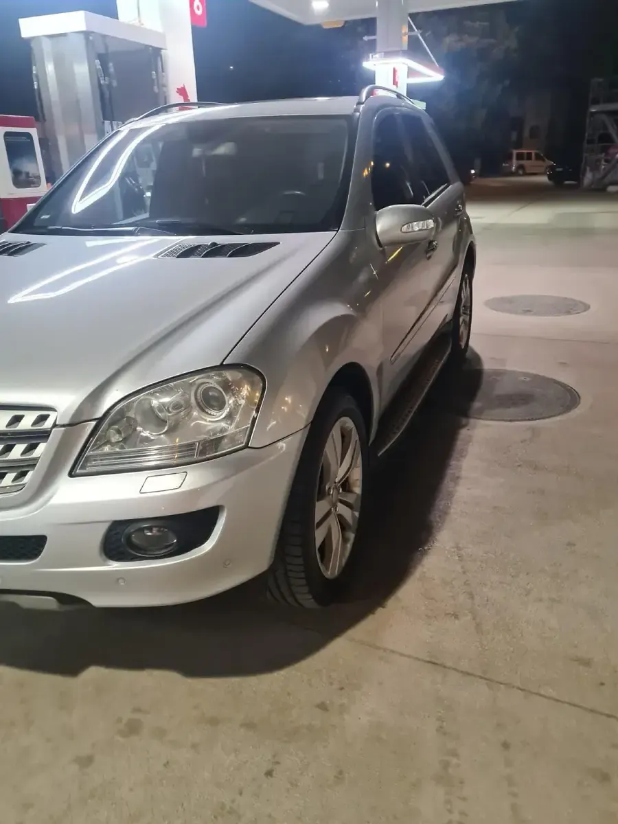 Gebraucht Mercedes ML320 224 PS (164 kW) 2007 Silber SUV