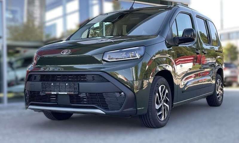 Backpacker chaki metallic Gebraucht 2024 Toyota Proace Verso City Kombi | 34.990 € (Teuer) - Bild 1/3