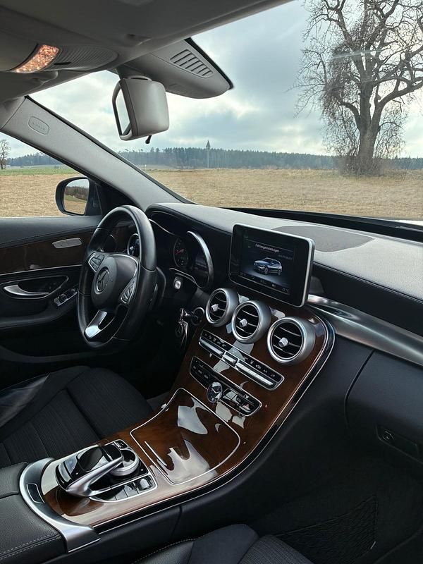Gebraucht Mercedes C250 204 PS (150 kW) 2016 Grau Kombi