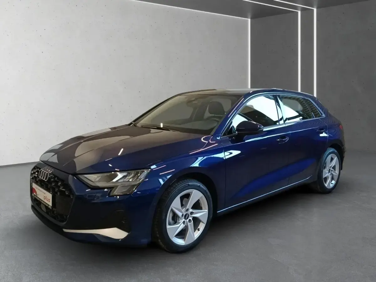 Gebraucht Audi A3 Advanced Plus 150 PS (110 kW) 2025 Blau Limousine