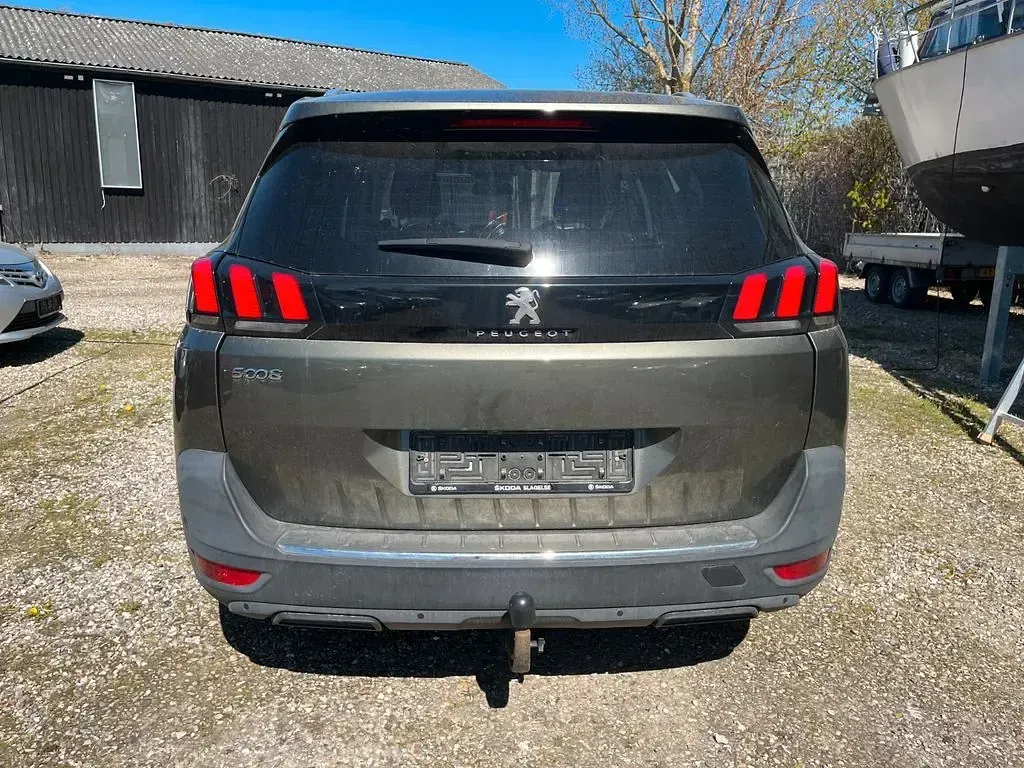 Gebraucht Peugeot 5008 Allure 131 PS (96 kW) 2019 Grün SUV