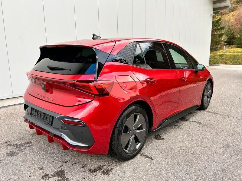 Gebraucht Cupra Born Basis 150 kW (204 PS) 2023 Rot Kleinwagen