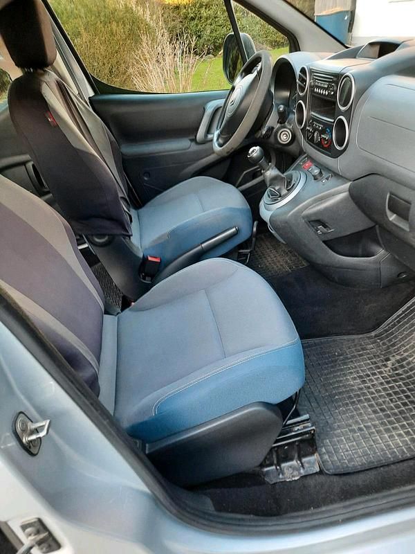 Gebraucht Citroën Berlingo 120 PS (88 kW) 2010 Silber Van / Kleinbus