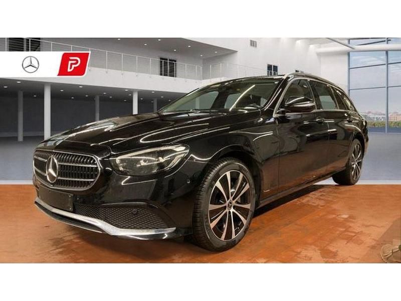 Gebraucht Mercedes E300 320 PS (235 kW) 2022 Schwarz/baltic black Kombi