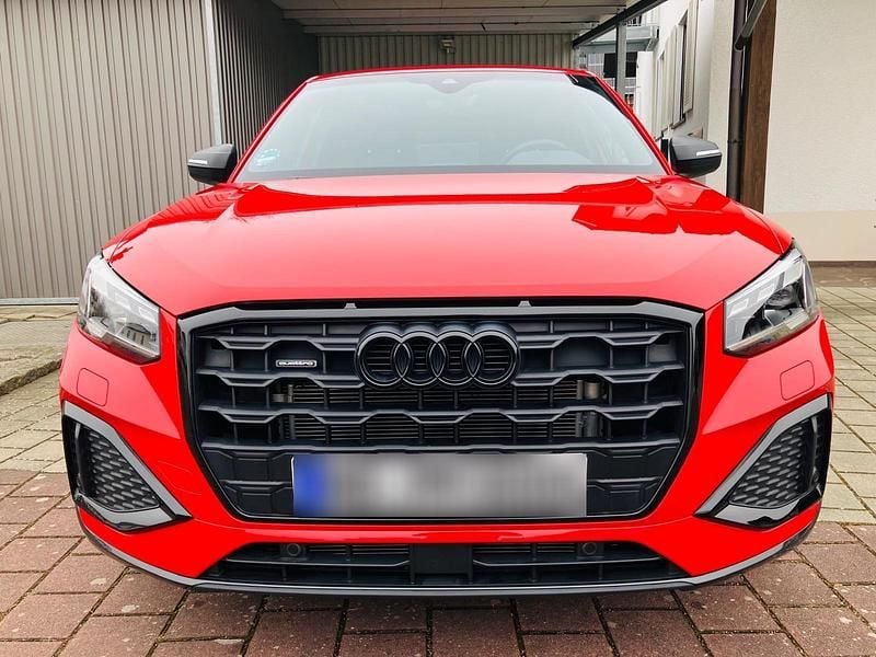 Gebraucht Audi Q2 S-Line 150 PS (110 kW) 2025 Rot SUV