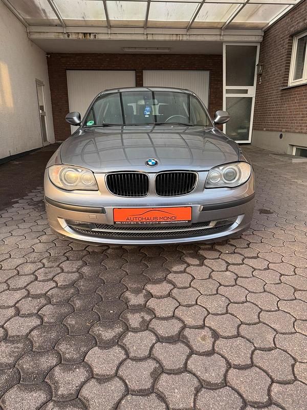 Gebraucht BMW 118 Efficient Dynamics 143 PS (105 kW) 2011 Grau Kleinwagen