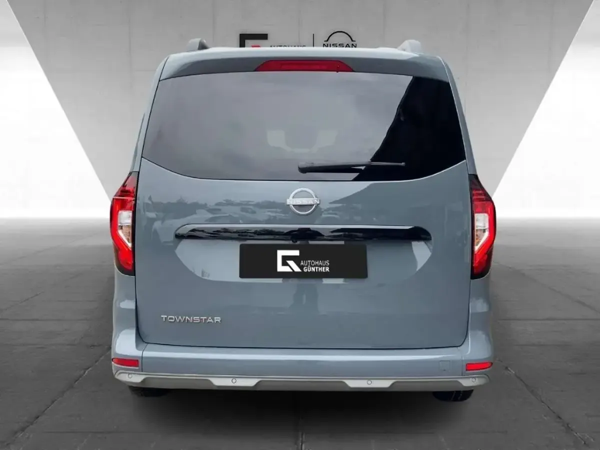 Gebraucht Nissan Townstar 360º 131 PS (96 kW) 2025 Grey urban Kombi