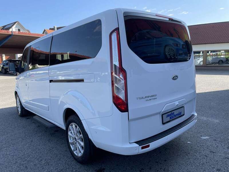 Gebraucht Ford Tourneo Custom Titanium 131 PS (96 kW) 2022 Frostweiß Van