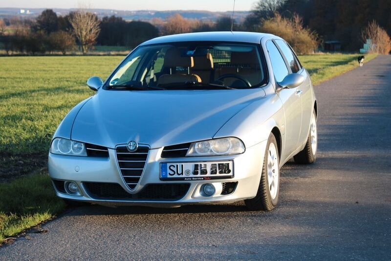 Silber Gebraucht 2004 Alfa Romeo 156 Kombi | 7.656 € - Bild 1/4