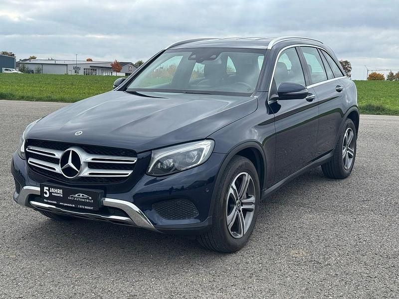 Blau Gebraucht 2018 Mercedes GLC350 AMG SUV | 28.990 € (Superpreis) - Bild 1/4