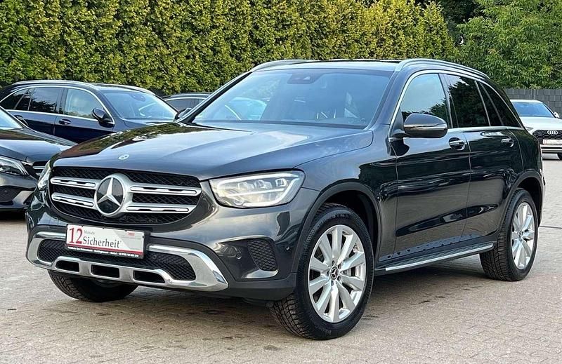 Grafitgrau metalliclack Gebraucht 2021 Mercedes GLC300 SUV | 31.990 € (Guter Preis) - Bild 1/4