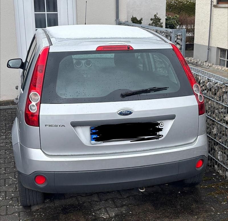 Gebraucht Ford Fiesta 80 PS (58 kW) 2009 Silber Kleinwagen