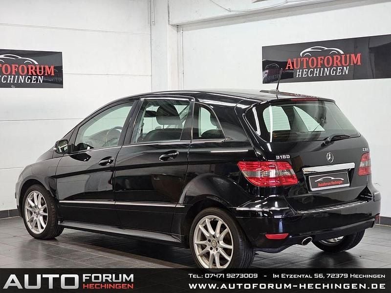 Gebraucht Mercedes B180 109 PS (80 kW) 2009 Schwarz Van / Kleinbus