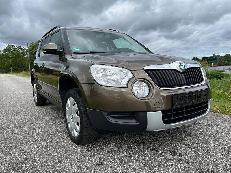 Grau Gebraucht 2012 Skoda Yeti SUV | 7.300 € (Fairer Preis) - Bild 1/4