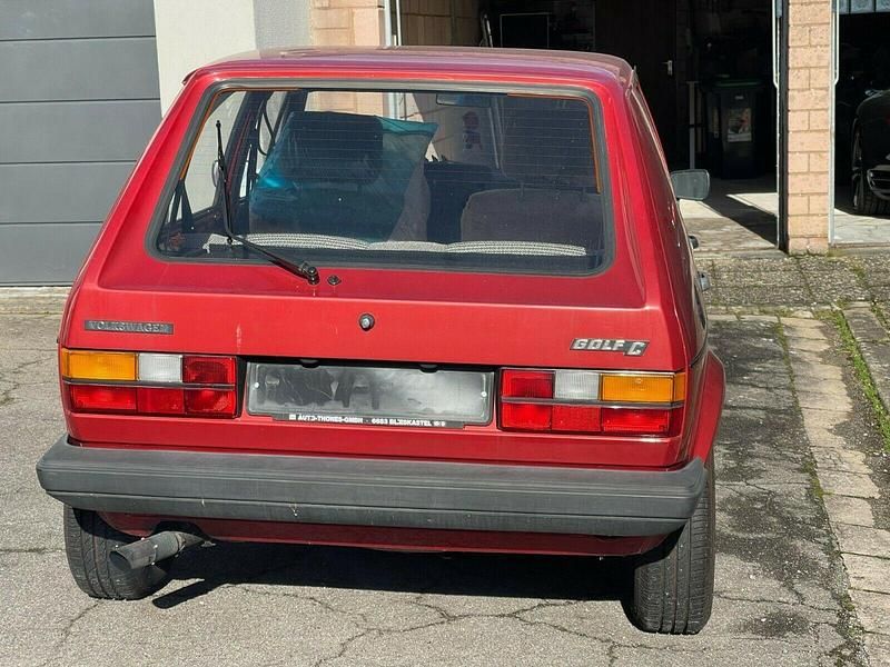 Gebraucht VW Golf I 50 PS (36 kW) 1982 Rot metallic Kleinwagen
