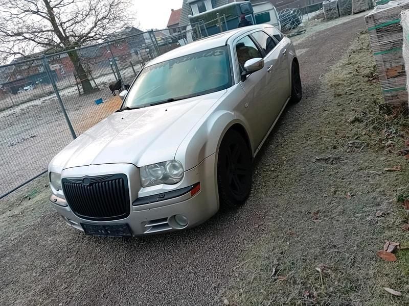 Silber Gebraucht 2004 Chrysler 300C Kombi | 1.500 € - Bild 1/4