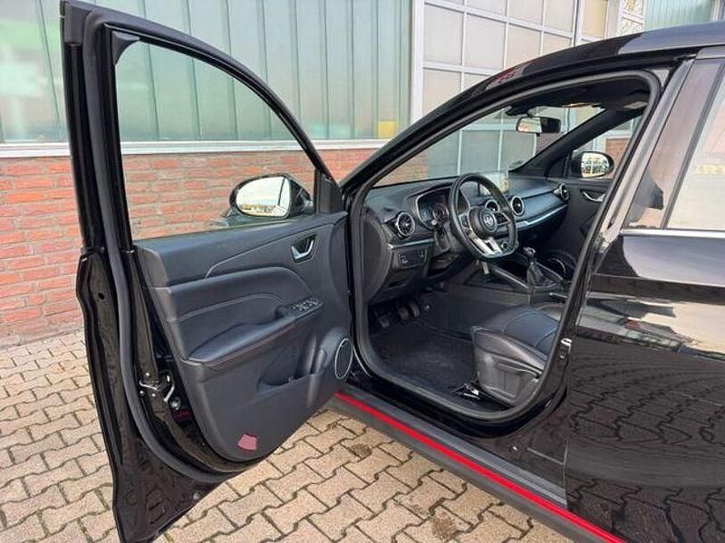 Gebraucht DFSK Fengon 106 PS (77 kW) 2023 Schwarz SUV