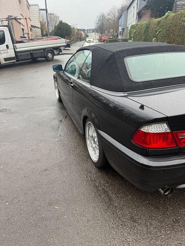 Gebraucht BMW 330 Cabriolet Performance 231 PS (169 kW) 2000 Schwarz Cabrio