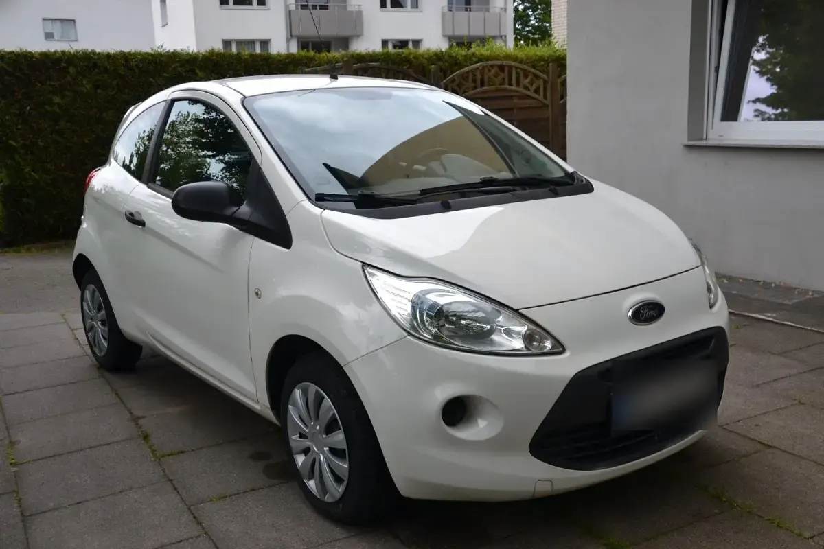 Gebraucht Ford Ka 70 PS (51 kW) 2013 Weiß Kleinwagen