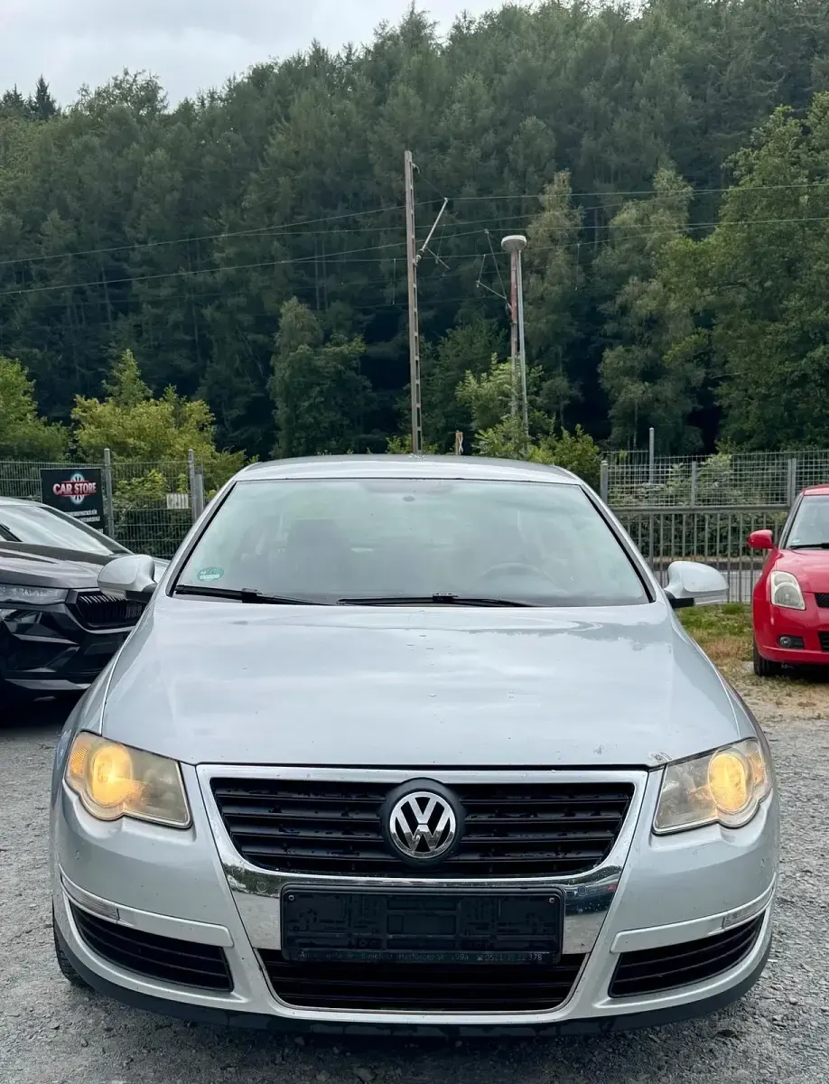 Gebraucht VW Passat 105 PS (77 kW) 2009 Silber Limousine