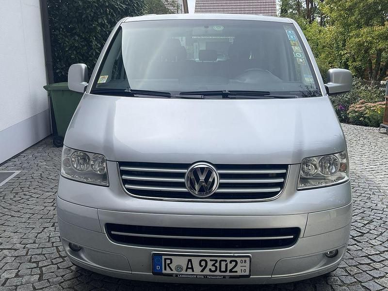 Second-hand VW Multivan 131 CP (96 kW) 2004 Argintiu Monovolum