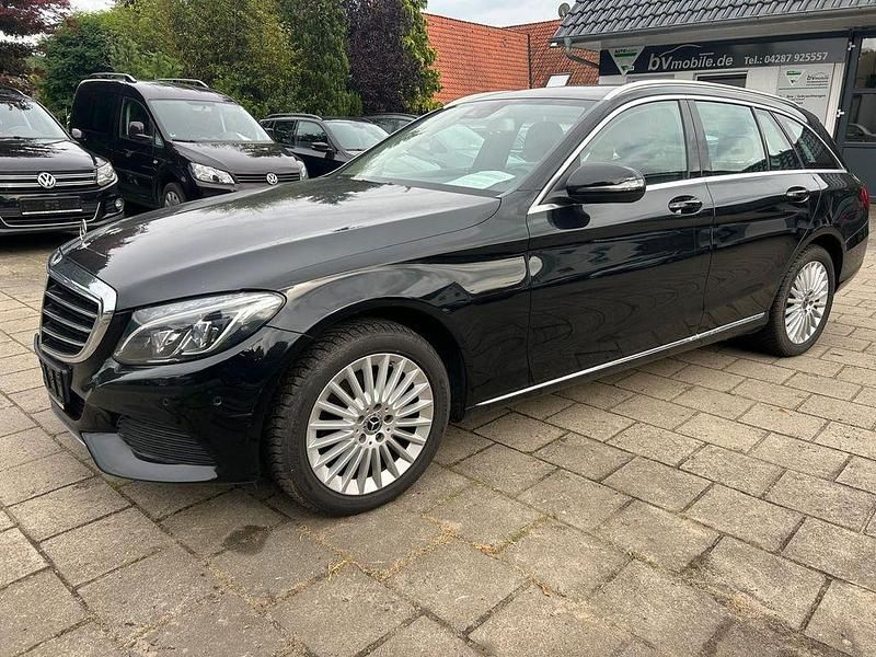 Schwarz Gebraucht 2017 Mercedes C200 Kombi | 10.985 € (Fairer Preis) - Bild 1/4