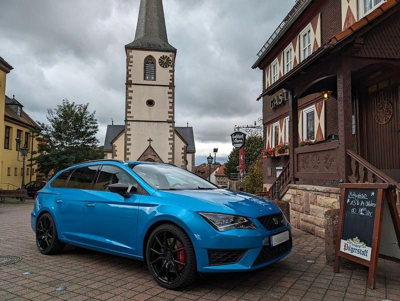 Blau Gebraucht 2015 Cupra Leon Limousine | 18.499 € (Fairer Preis) - Bild 1/4