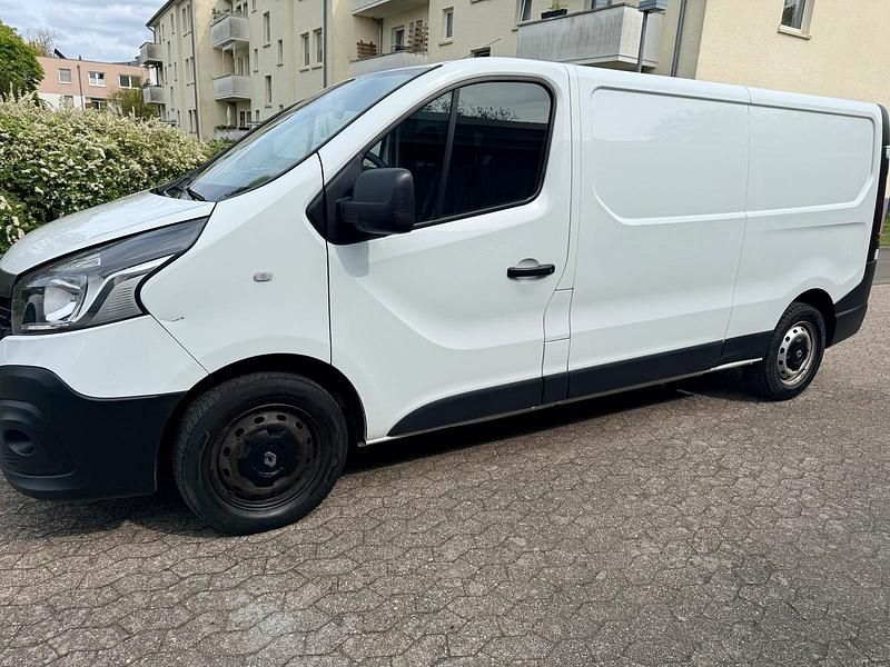 Gebraucht Renault Trafic 145 PS (106 kW) 2019 Weiß Van / Kleinbus