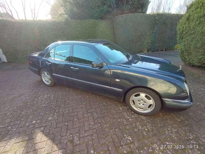 Brugt Mercedes E230 Elegance 150 HK (110 kW) 1996 Blå Sedan