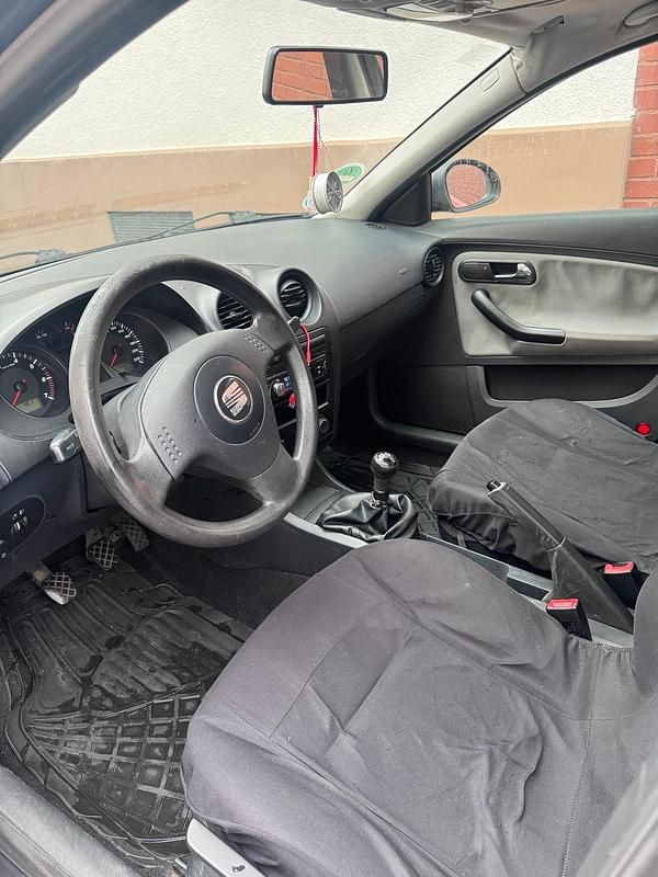 Gebraucht Seat Ibiza 80 PS (58 kW) 2004 Schwarz Kleinwagen