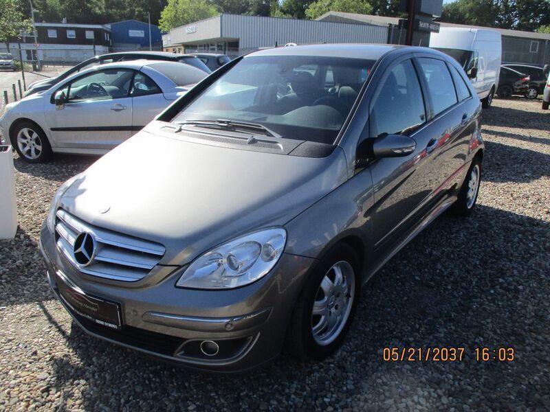 Grau Gebraucht 2007 Mercedes B200 Van / Kleinbus | 3.999 € (Fairer Preis) - Bild 1/4