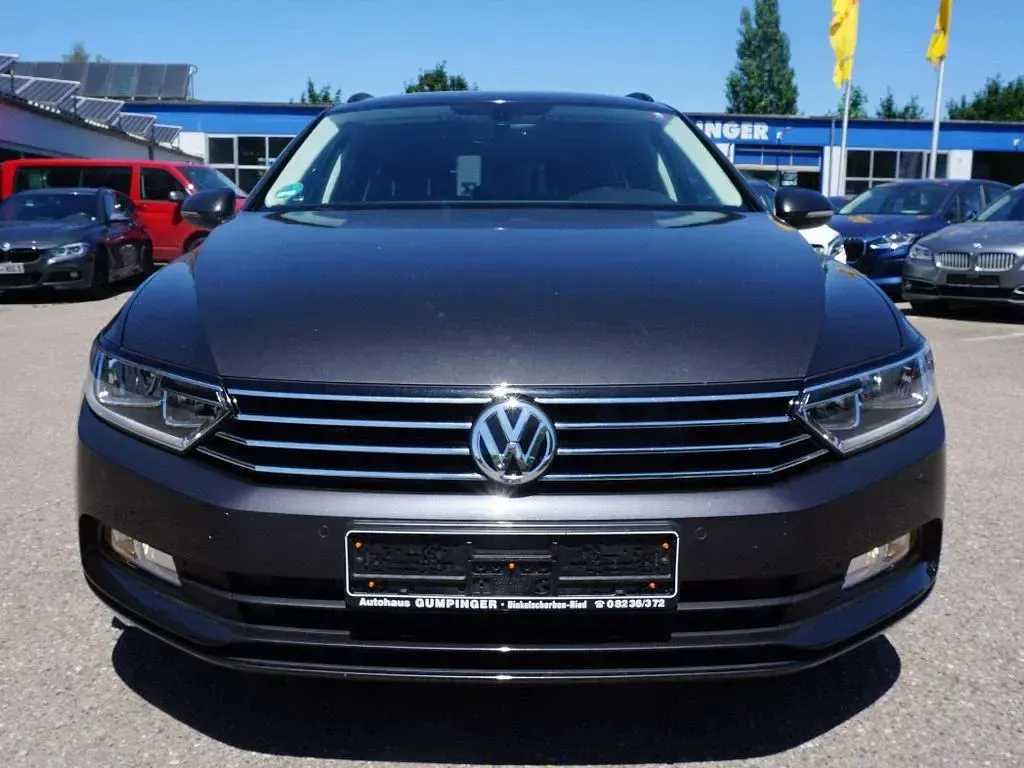 Gebraucht VW Passat 150 PS (110 kW) 2018 Grau Kombi