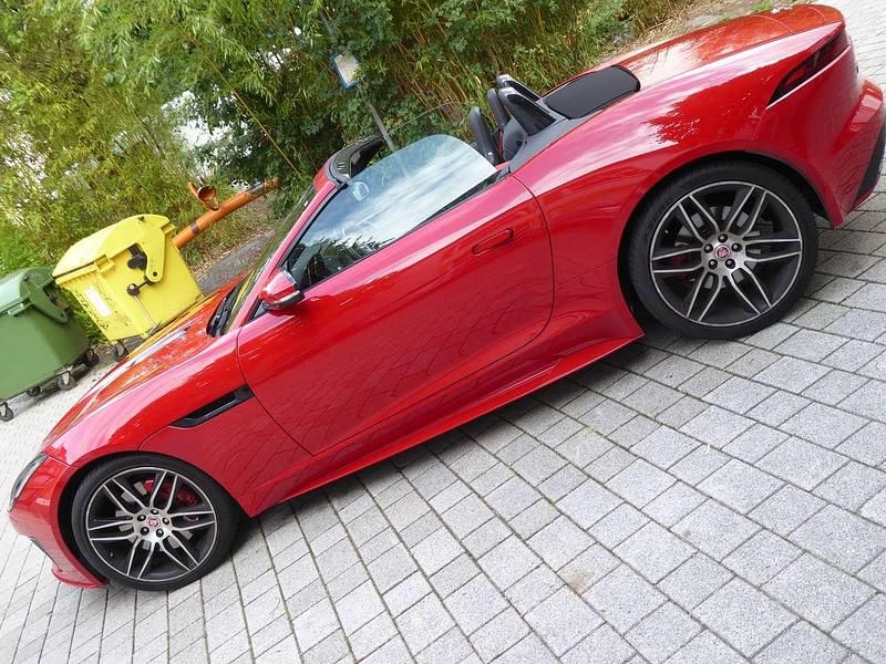 Rot Gebraucht 2019 Jaguar F-Type Chequered Flag Cabrio | 46.000 € (Etwas zu teuer) - Bild 1/4