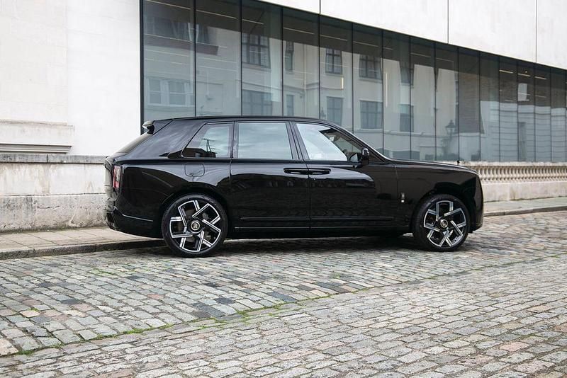 Neu Rolls Royce Cullinan 571 PS (419 kW) 2025 Schwarz SUV