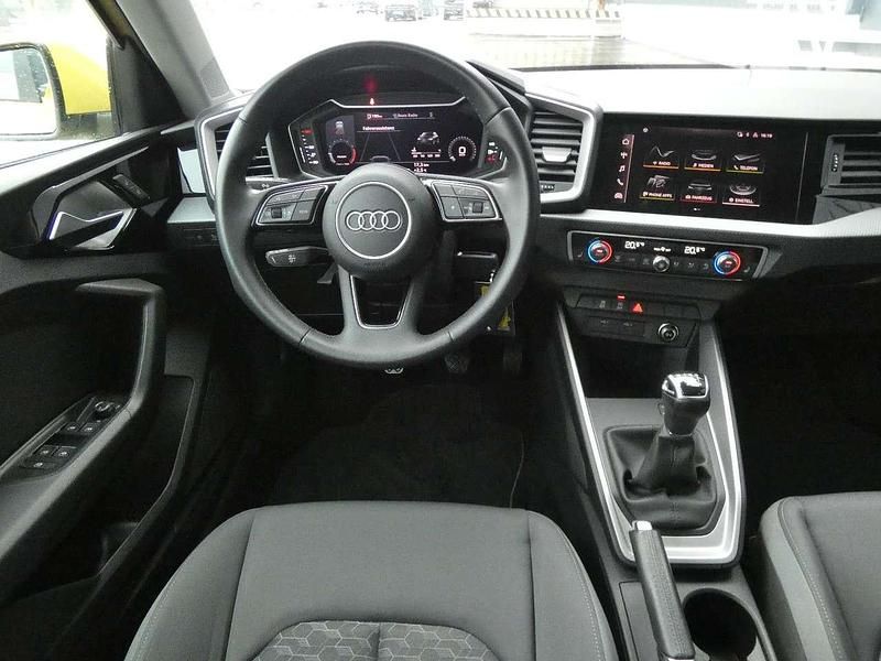 Second-hand Audi A1 Advanced Plus 110 CP (80 kW) 2022 Galben SUV