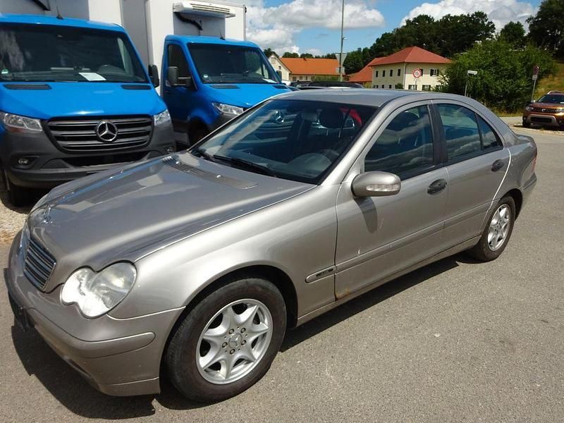 Gebraucht Mercedes C180 143 PS (105 kW) 2004 Silber Limousine
