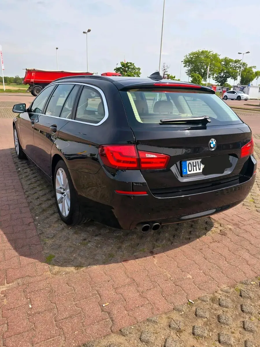 Usado BMW 530 330 CV (242 kW) 2012 Negro Familiar