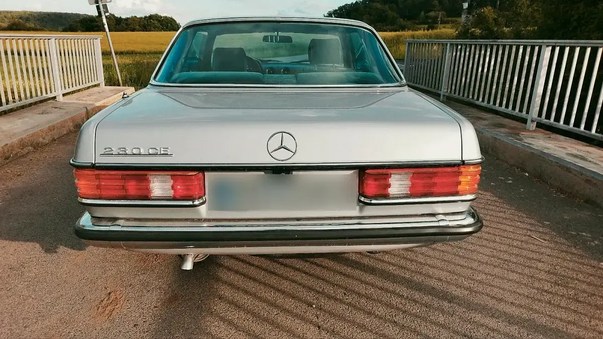 Gebraucht Mercedes 230 130 PS (95 kW) 1982 Silber Coupé