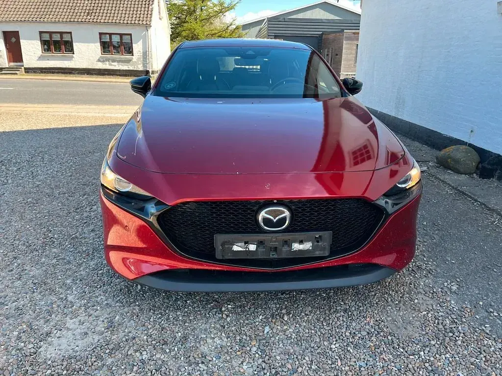 Gebraucht Mazda 3 Cosmo 122 PS (89 kW) 2019 Rot Limousine