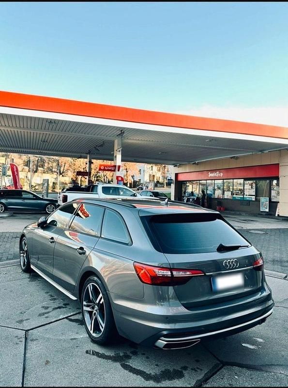 Second-hand Audi A4 Advanced 190 CP (139 kW) 2020 Gri Break