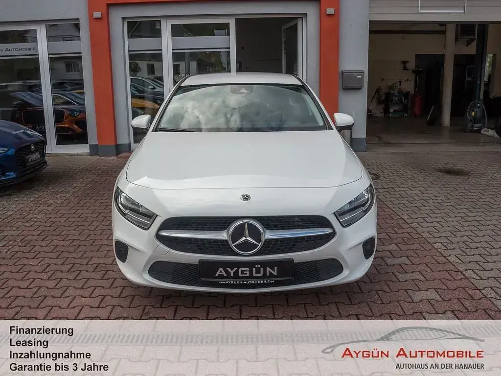 Gebraucht Mercedes A200 Progressive 150 PS (110 kW) 2022 Weiß Limousine