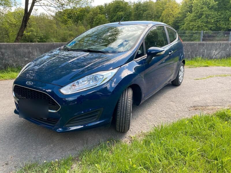 Blau Gebraucht 2017 Ford Fiesta Kleinwagen | 7.600 € (Guter Preis) - Bild 1/4