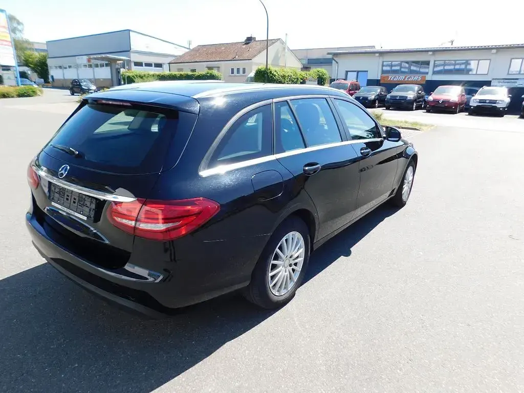 Gebraucht Mercedes C180 156 PS (114 kW) 2015 Schwarz Kombi