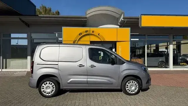 Gebraucht Opel Combo Basis 102 PS (75 kW) 2024 Grau Van / Kleinbus